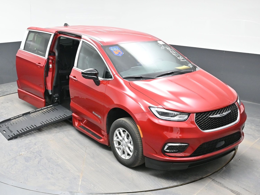 Red Chrysler Pacifica image number 19