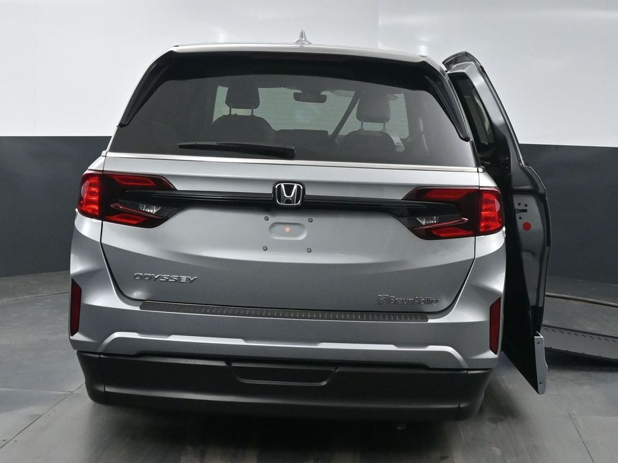 New 2025 Honda Odyssey EX-L - BraunAbility Side Entry Entry In Floor Automatic Ramp