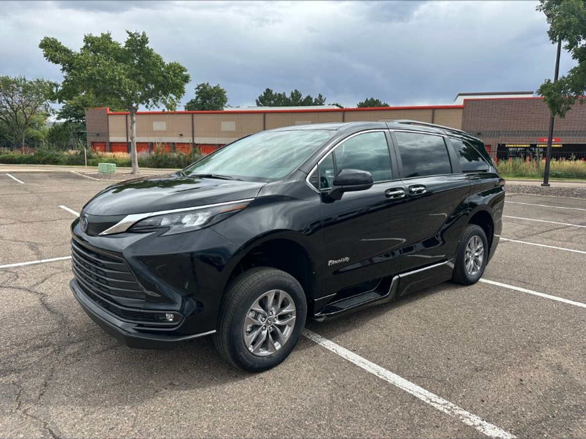 2025 TOYOTA SIENNA - Image 7