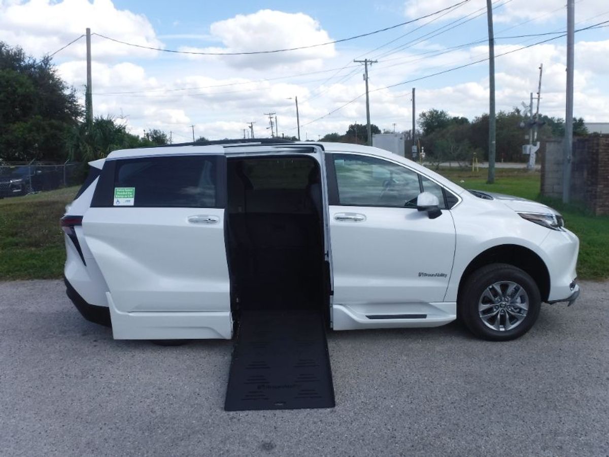 2023 Toyota Sienna