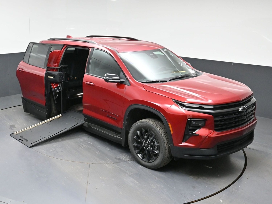 New 2026 Chevrolet Traverse 1LT Midnight - BraunAbility Side Entry In Floor Automatic Ramp