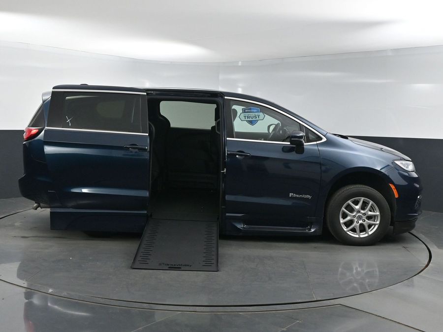 Used 2023 Chrysler Pacifica Touring - BraunAbility Side Entry Entry In Floor Automatic Ramp