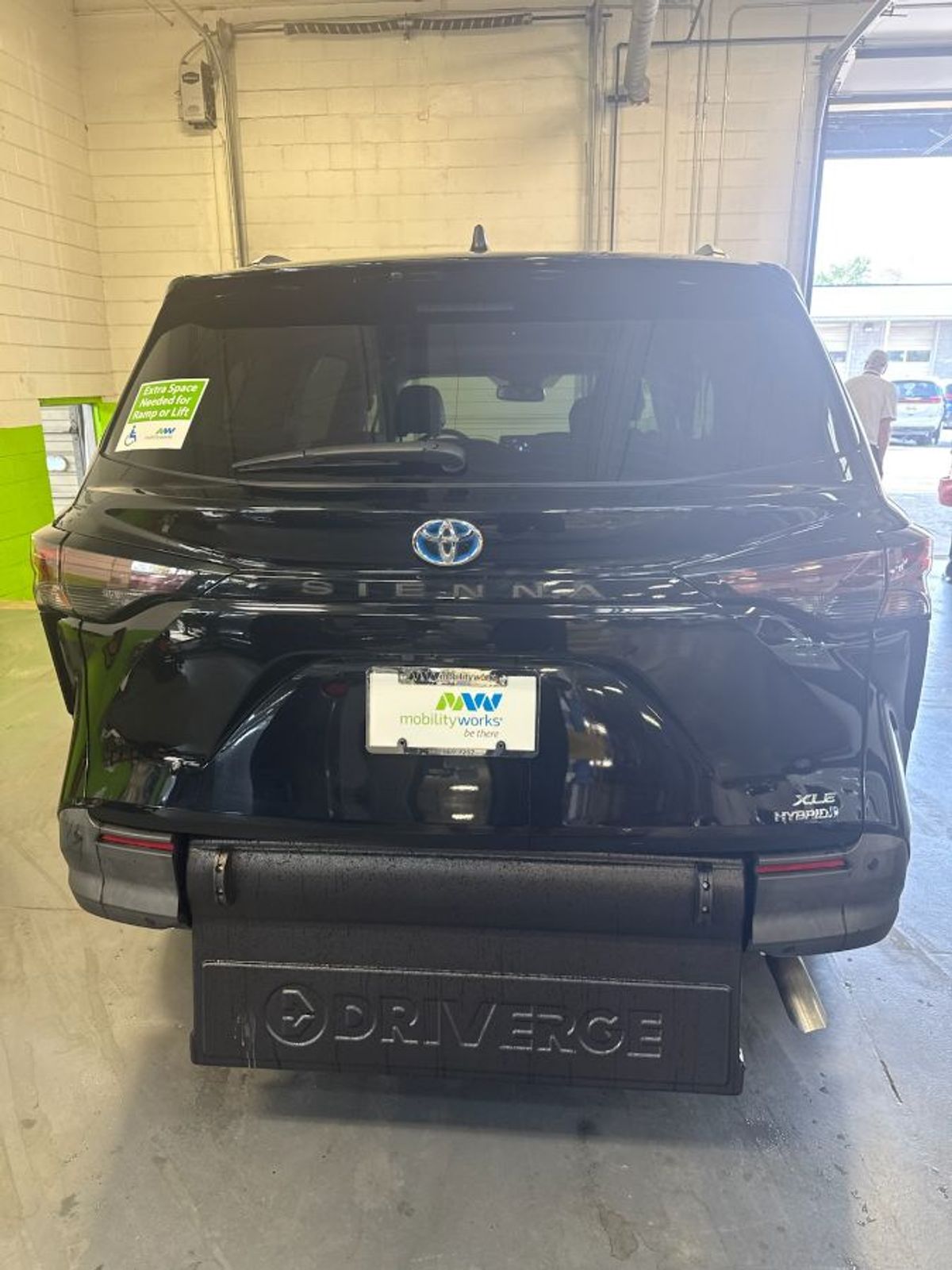 2024 TOYOTA SIENNA - Image 5