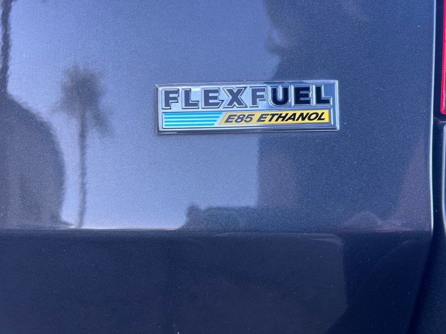 Used 2011 Dodge Grand Caravan Express -  Side Entry Entry Fold Out Manual Ramp