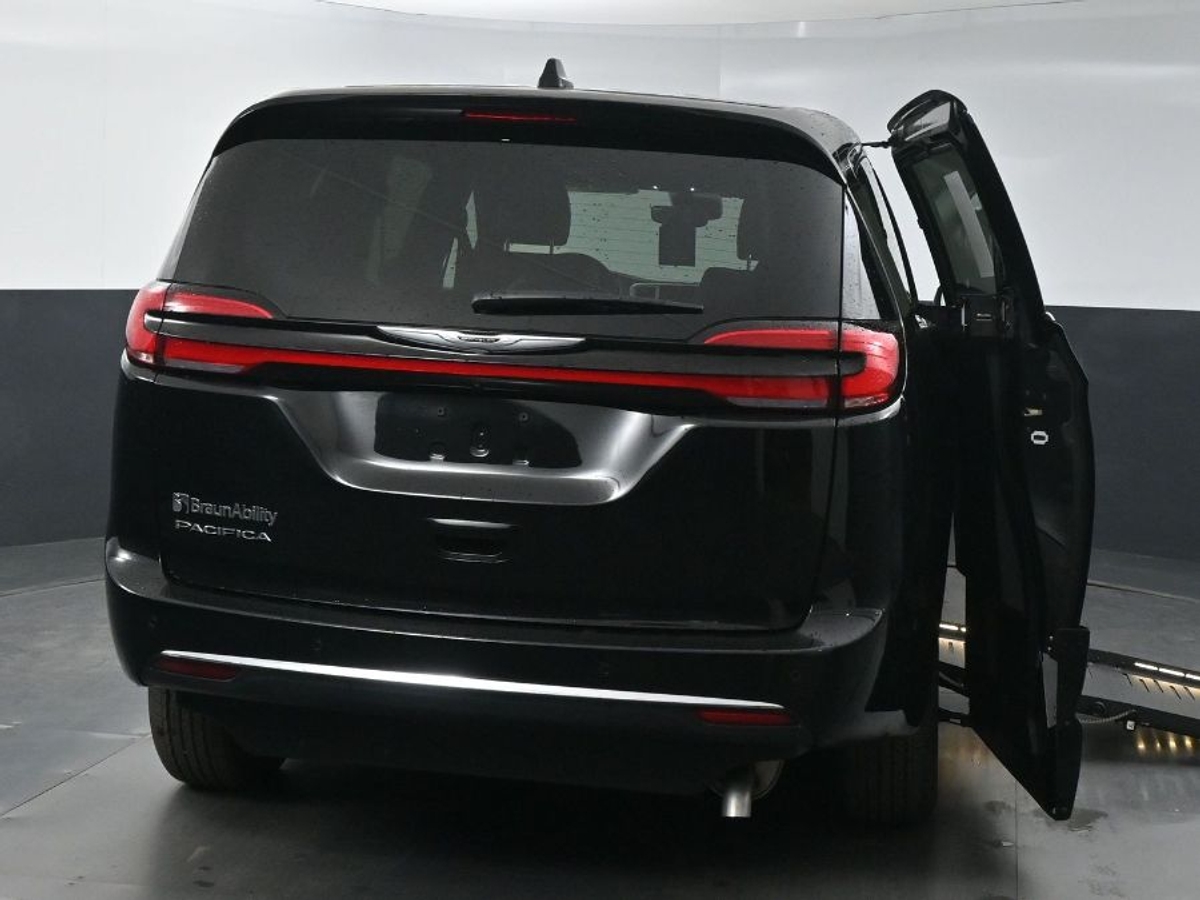 2025 CHRYSLER PACIFICA - Image 7