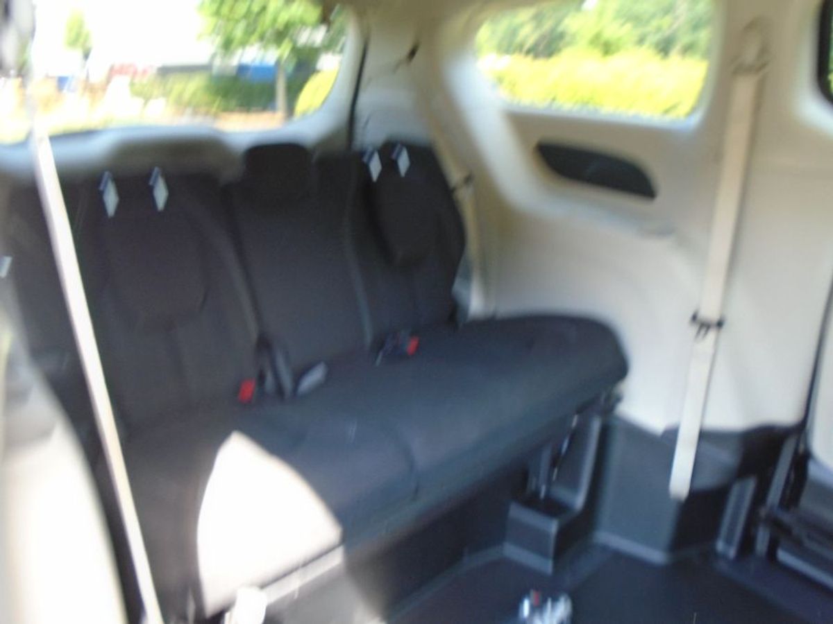 2023 CHRYSLER VOYAGER - Image 12
