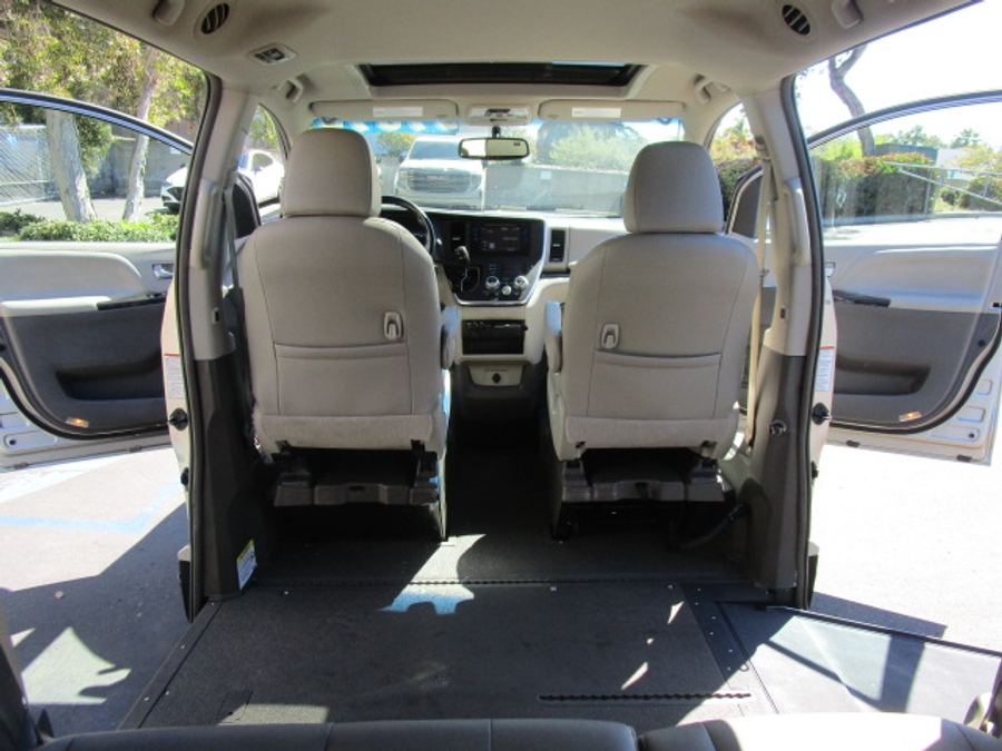 Used 2015 Toyota Sienna XLE - VMI Side Entry Entry In Floor Automatic Ramp