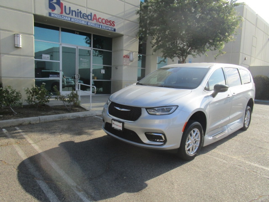 Used 2024 Chrysler Pacifica Touring L - VMI Side Entry In Floor Automatic Ramp