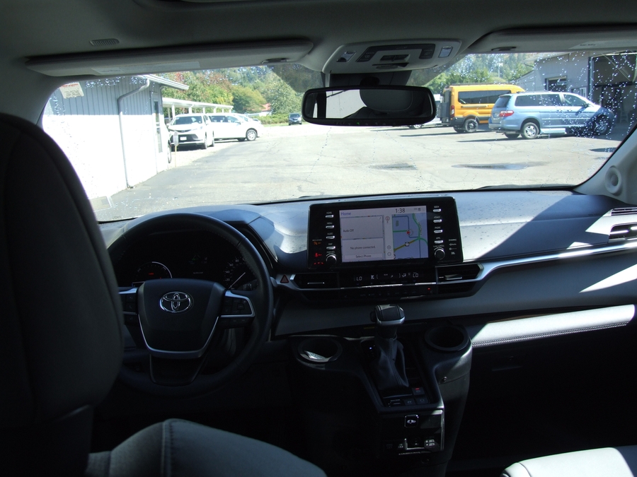 Used 2024 Toyota Sienna Hybrid XLE Plus - BraunAbility Side Entry In Floor Automatic Ramp