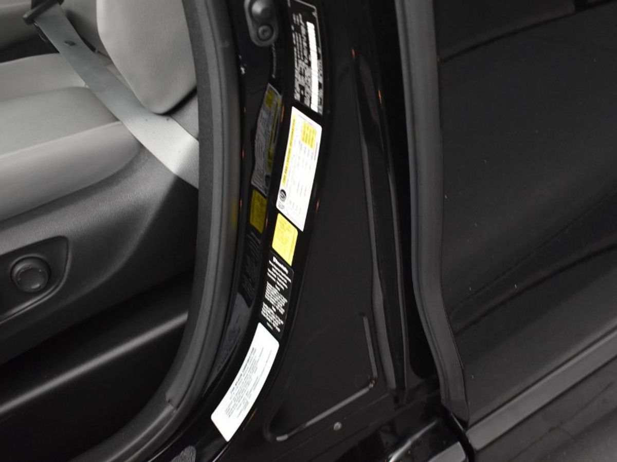 2025 TOYOTA SIENNA - Image 17