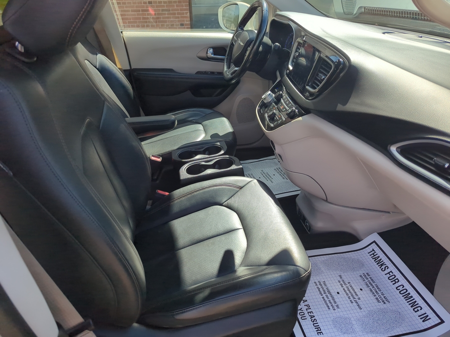 Used 2020 Chrysler Pacifica Touring L Plus - BraunAbility Side Entry In Floor Automatic Ramp