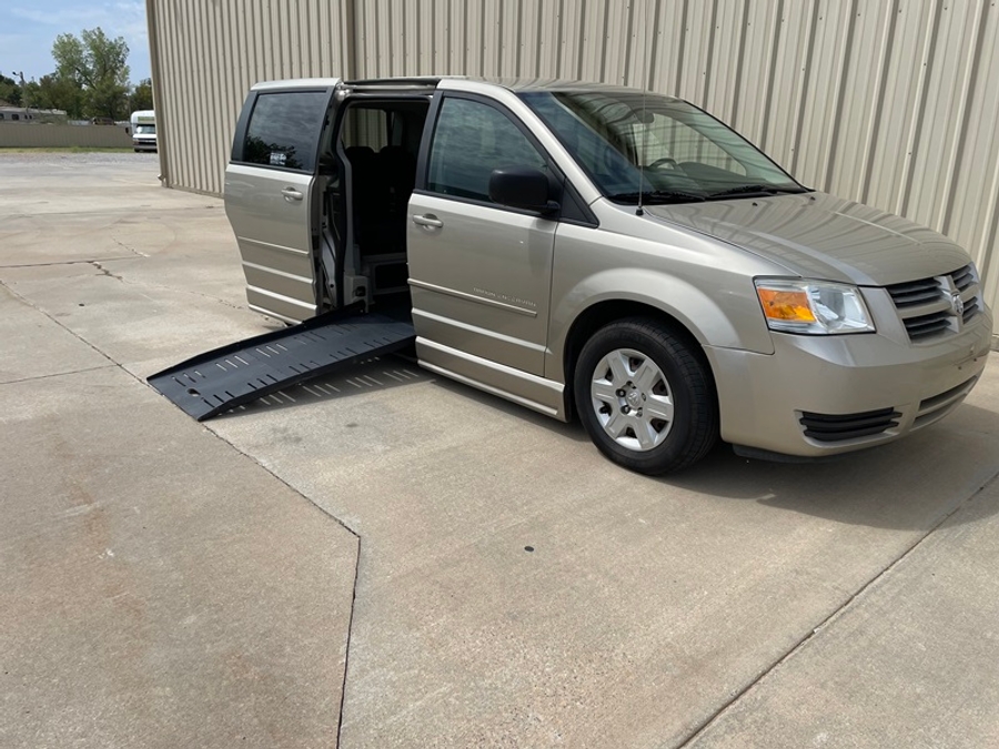 Used 2009 Dodge Grand Caravan SE - BraunAbility Side Entry Fold Out Automatic Ramp