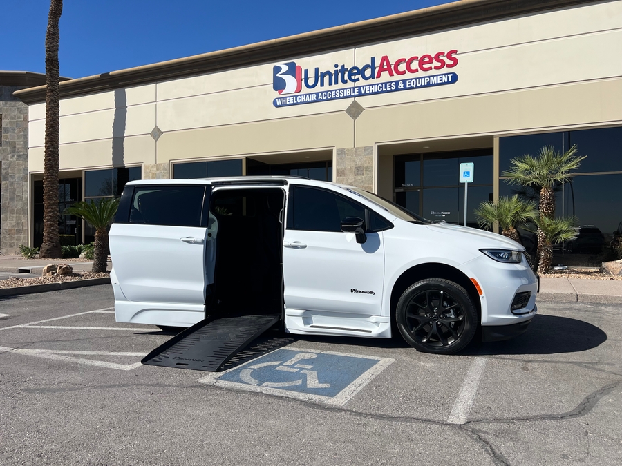 Used 2024 Chrysler Pacifica Touring L - BraunAbility Side Entry Entry Fold Out Automatic Ramp