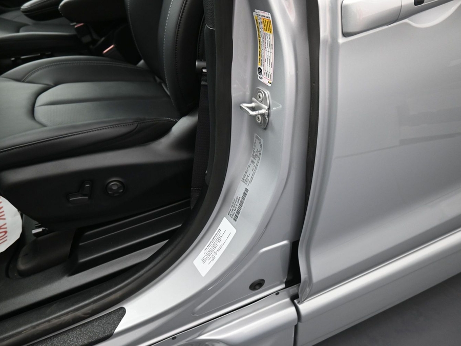 New 2026 Chrysler Pacifica Select Sport - BraunAbility Side Entry Entry Fold Out Automatic Ramp
