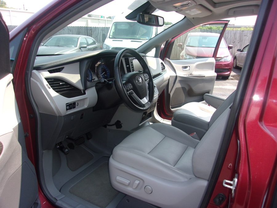 Red Toyota Sienna image number 10