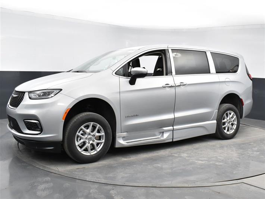 Used 2024 Chrysler Pacifica Touring L - BraunAbility Side Entry Entry In Floor Automatic Ramp