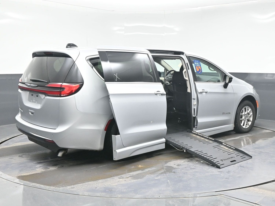 Used 2024 Chrysler Pacifica Touring L - BraunAbility Side Entry Entry Fold Out Automatic Ramp