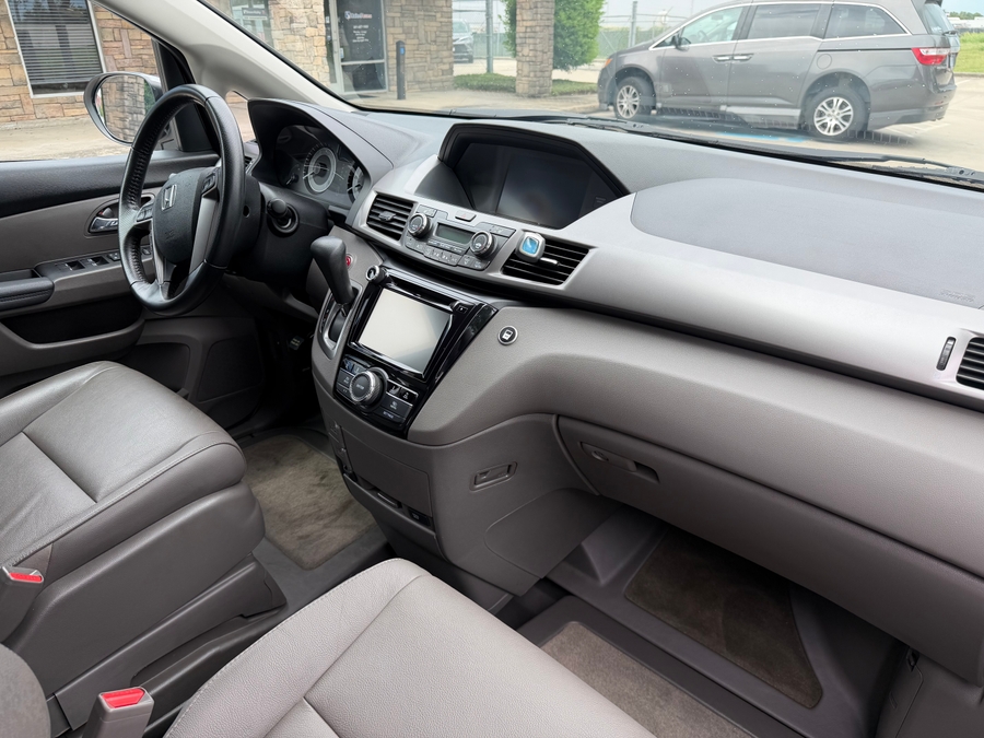 Used 2016 Honda Odyssey EX-L w/Navi - BraunAbility Side Entry Fold Out Automatic Ramp