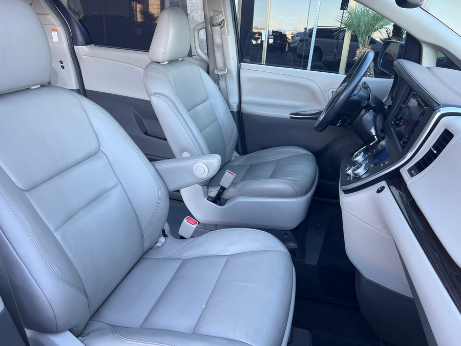 Used 2015 Toyota Sienna XLE Premium - VMI Side Entry Entry In Floor Automatic Ramp