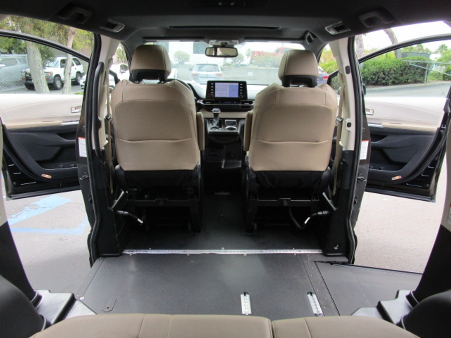 Used 2024 Toyota Sienna Hybrid XLE Base - VMI Side Entry Entry In Floor Automatic Ramp