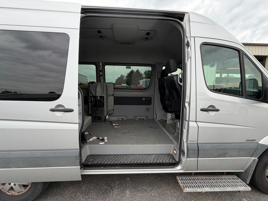  Mercedes-Benz Sprinter image number 13
