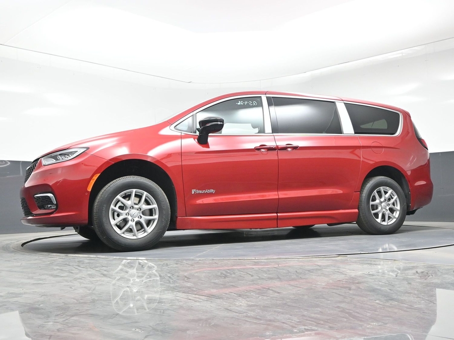 Red Chrysler Pacifica image number 16