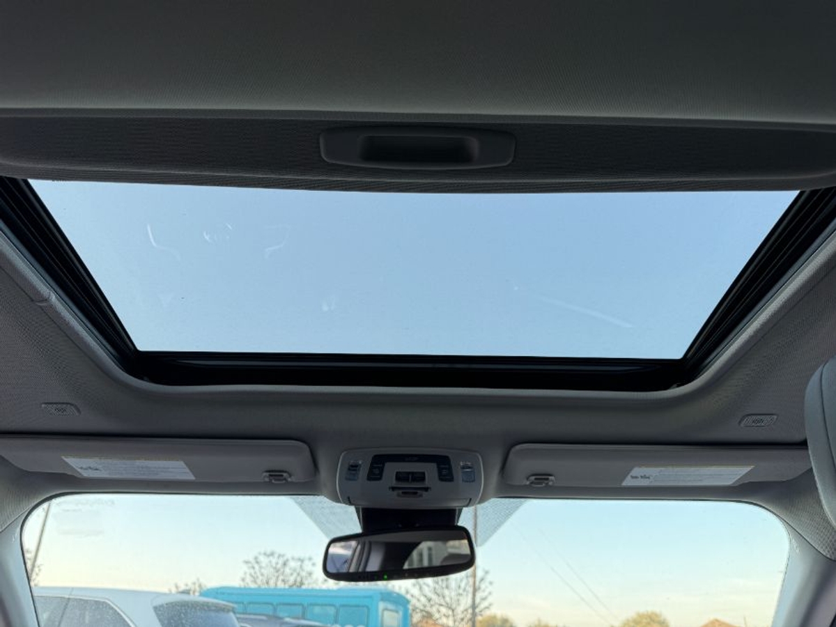 2025 TOYOTA SIENNA - Image 15