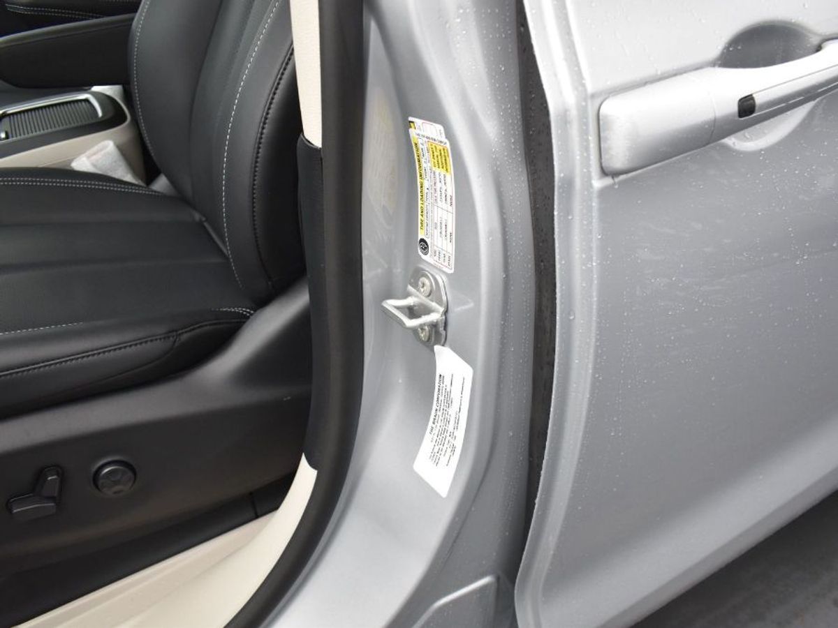 2024 CHRYSLER PACIFICA - Image 5