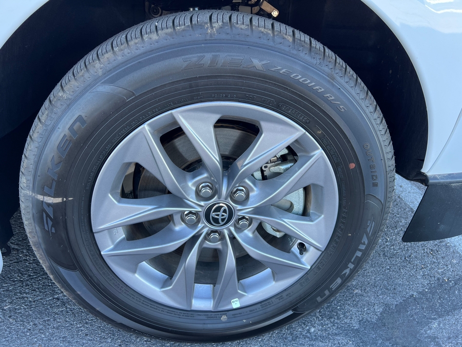 New 2025 Toyota Sienna Hybrid LE AWD - VMI  Entry  Ramp