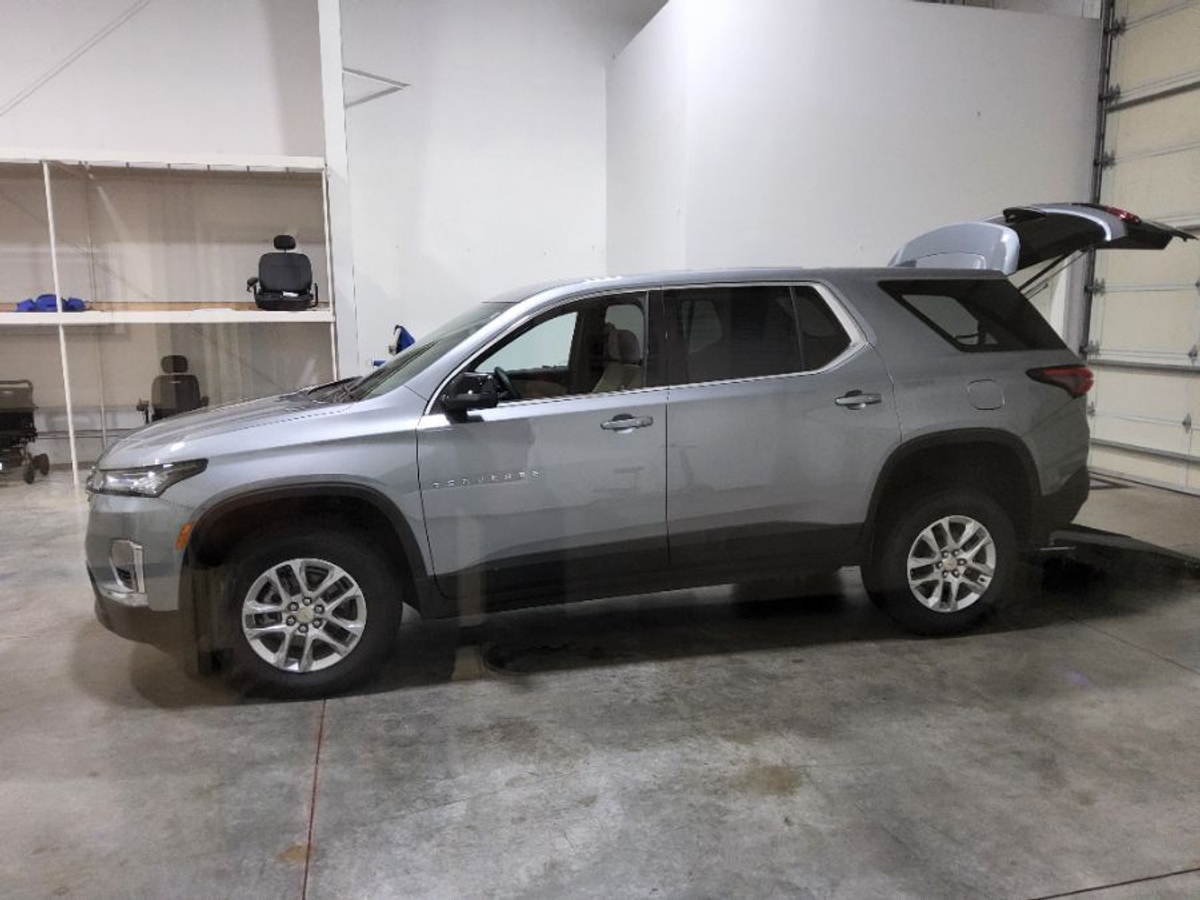 2023 CHEVROLET TRAVERSE - Image 4