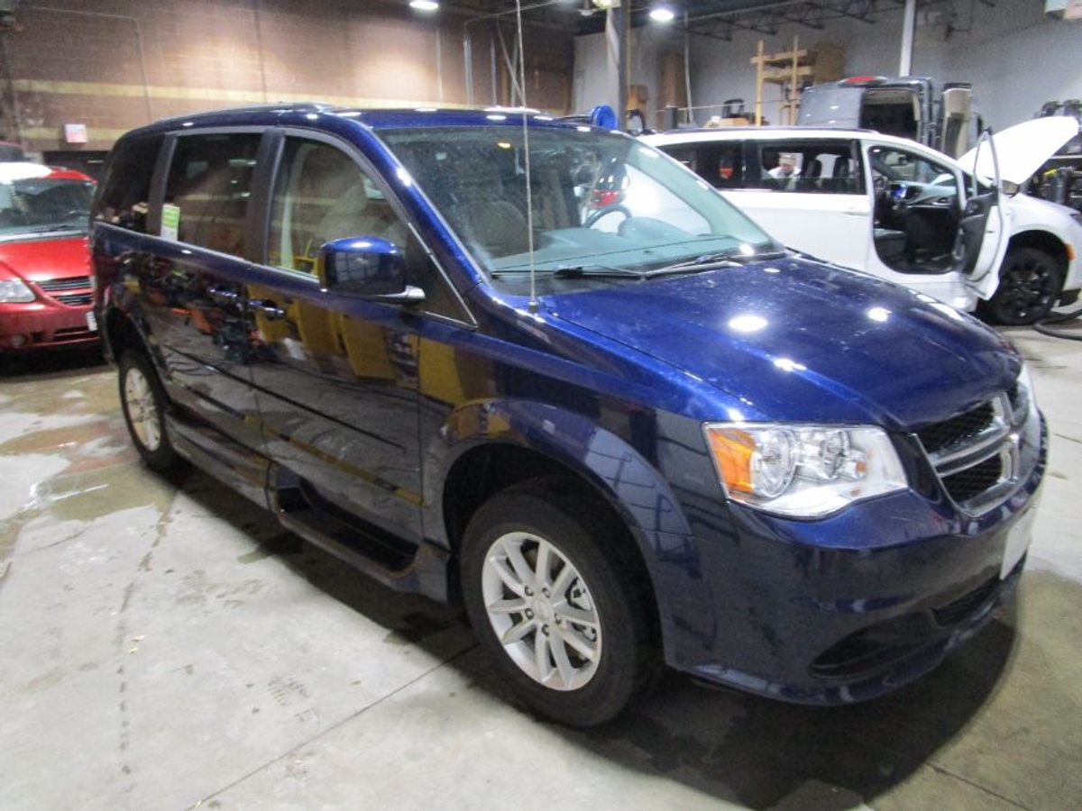 2015 DODGE GRAND CARAVAN - Image 5