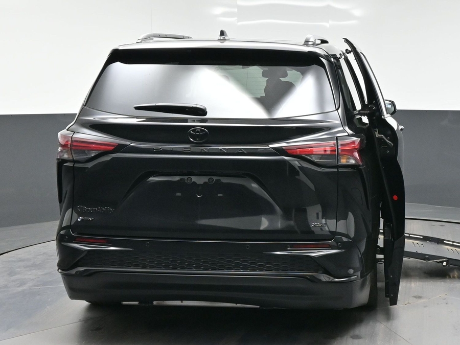 New 2026 Toyota Sienna Hybrid XSE Sport - BraunAbility Side Entry Fold Out Automatic Ramp