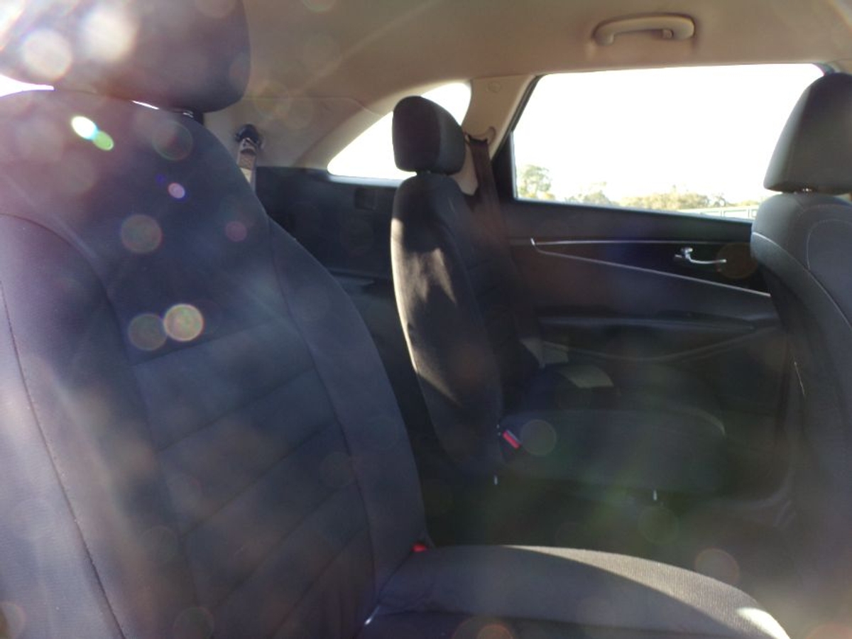 2020 KIA SORENTO - Image 16