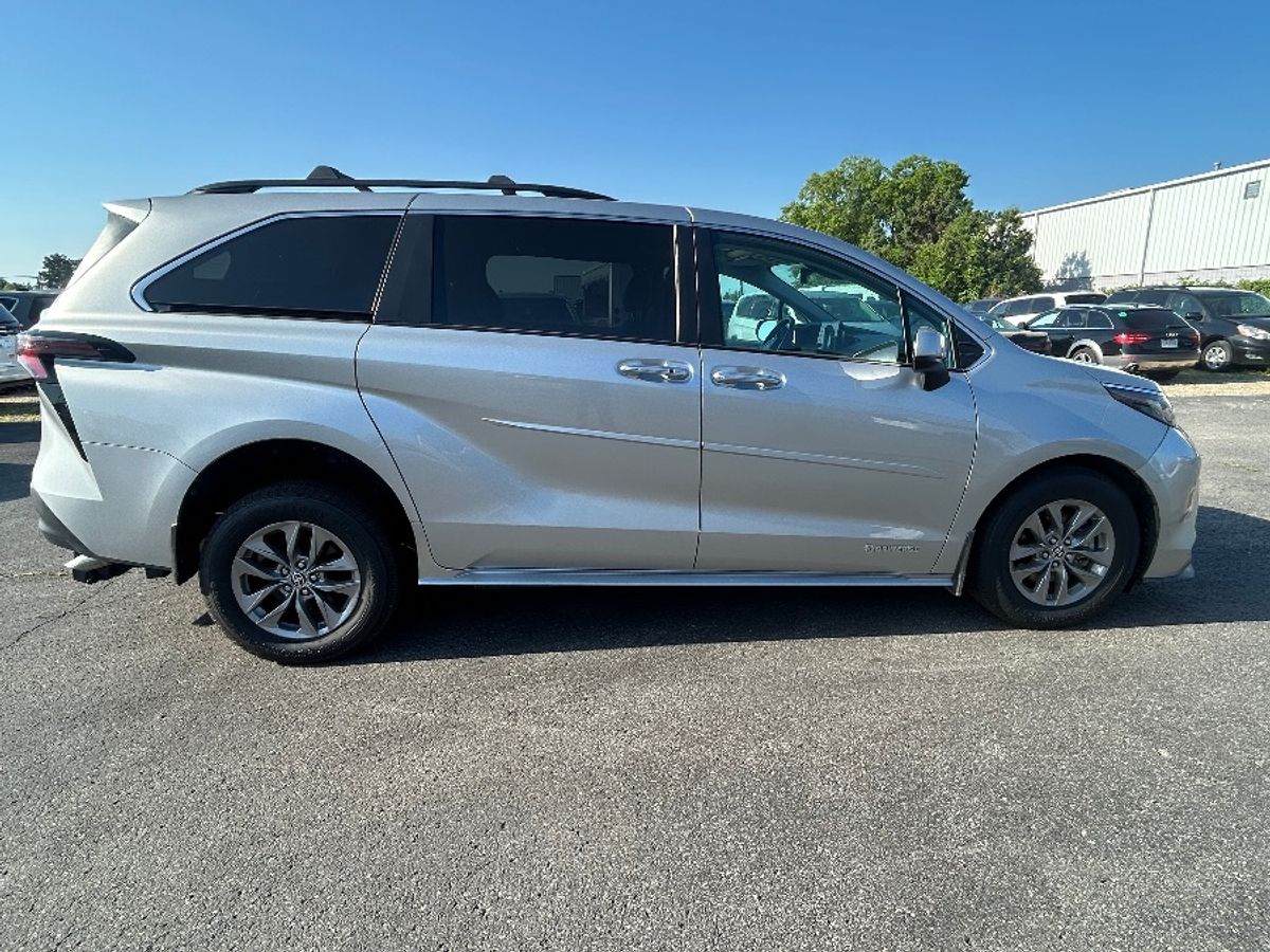 2023 TOYOTA SIENNA - Image 6