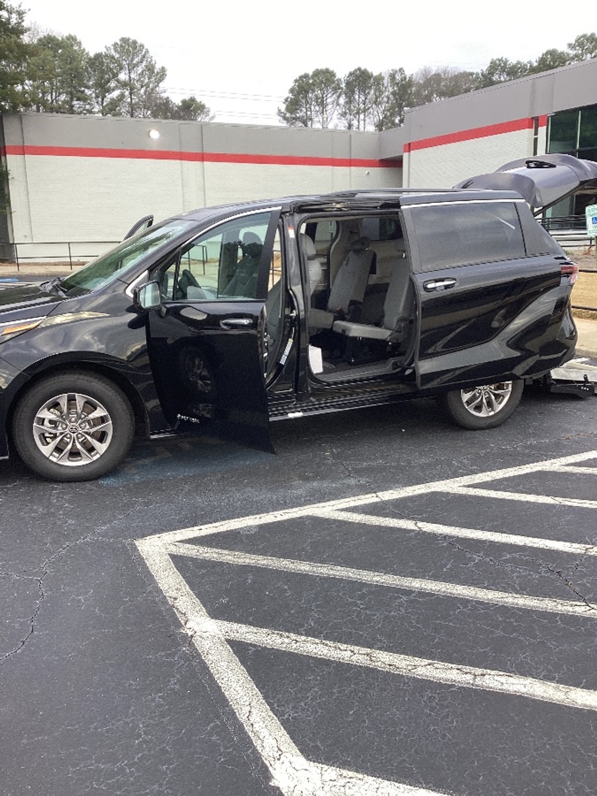 2024 TOYOTA SIENNA - Image 8