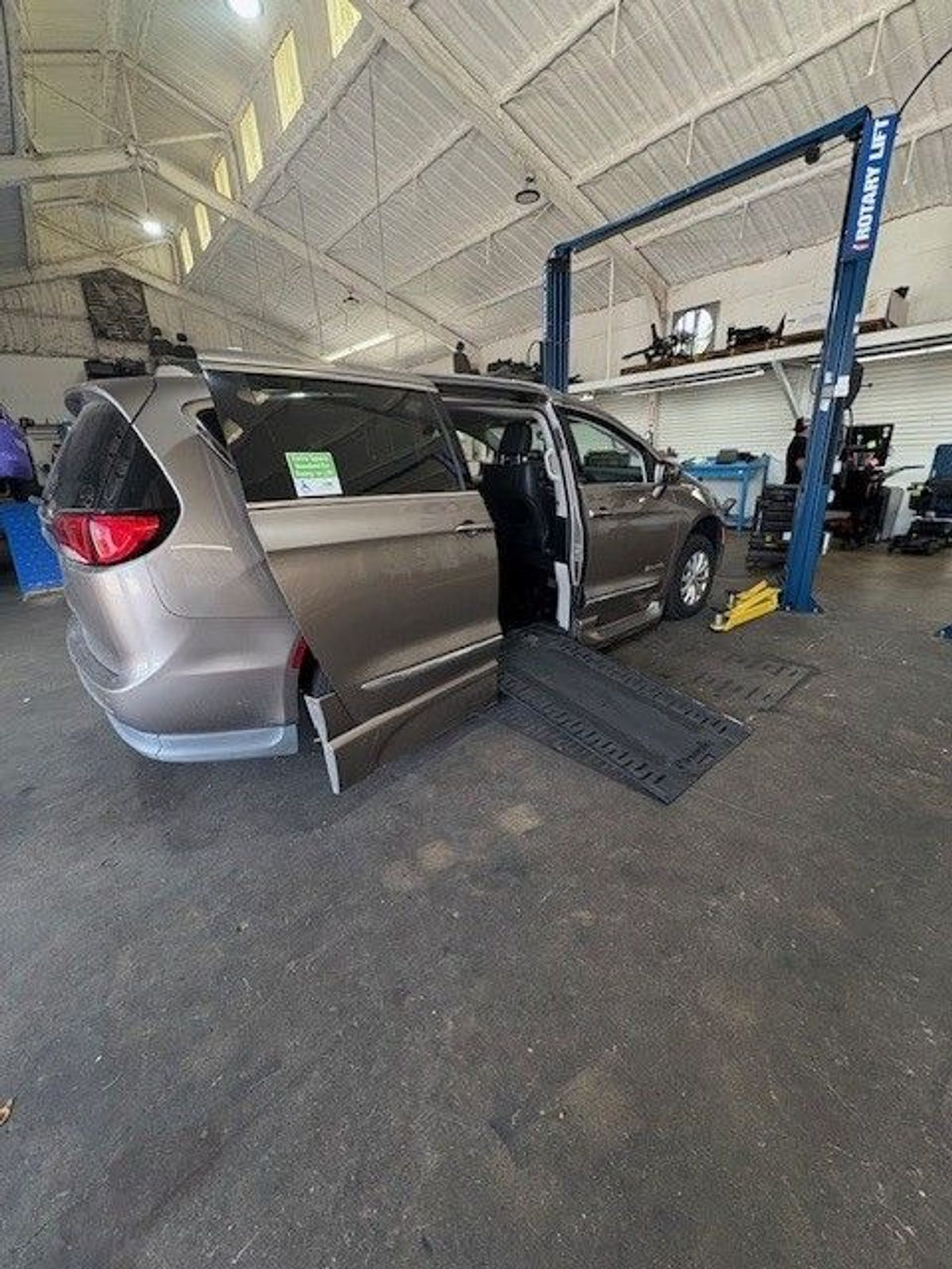 2018 CHRYSLER PACIFICA - Image 9