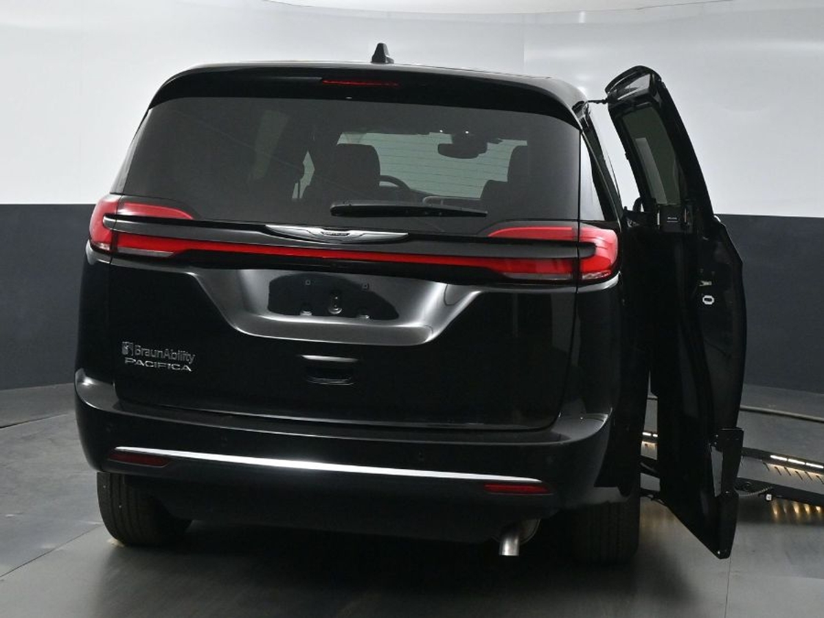 2025 CHRYSLER PACIFICA - Image 7