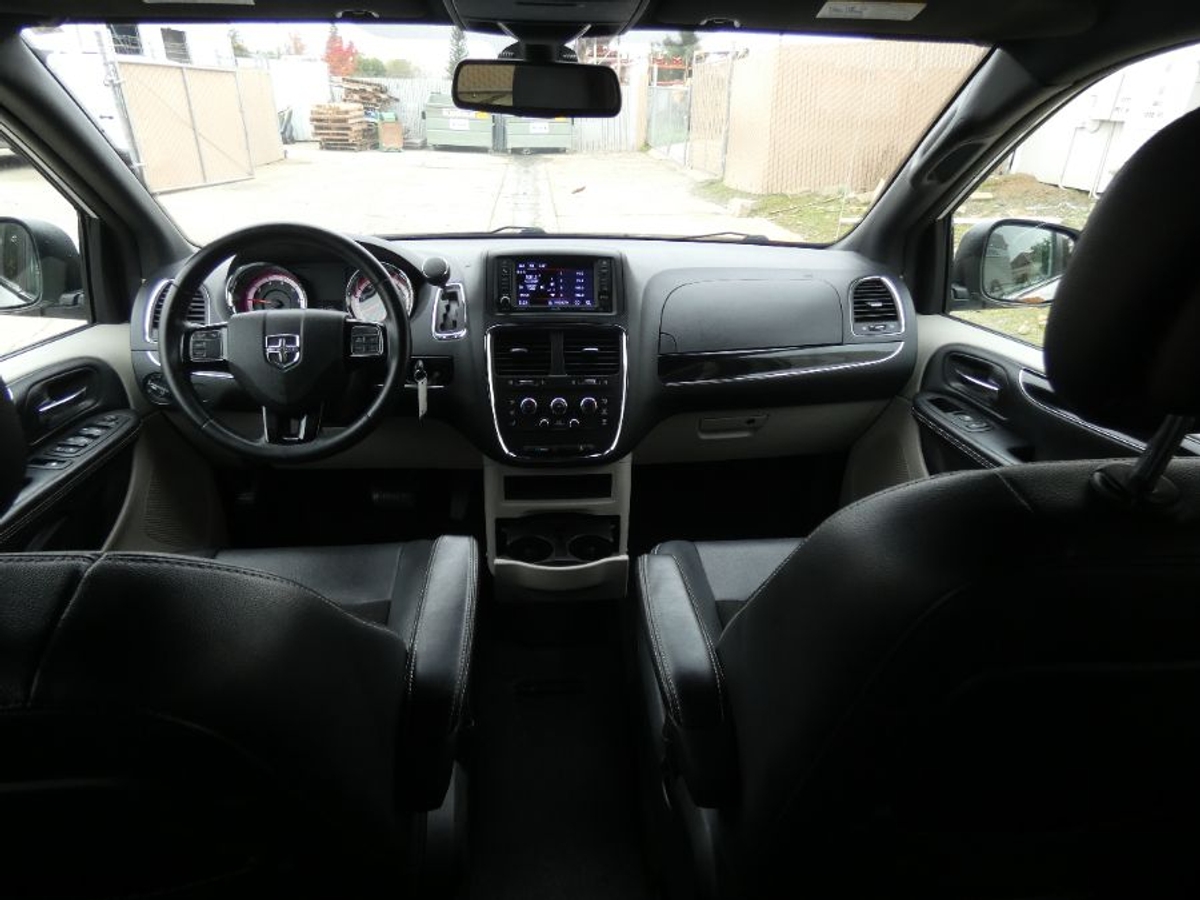 2019 DODGE GRAND CARAVAN - Image 4