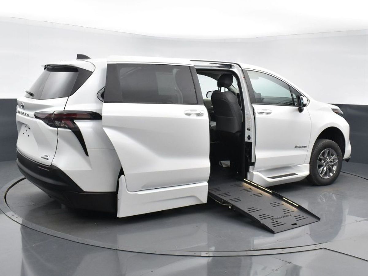 2023 TOYOTA SIENNA - Image 7