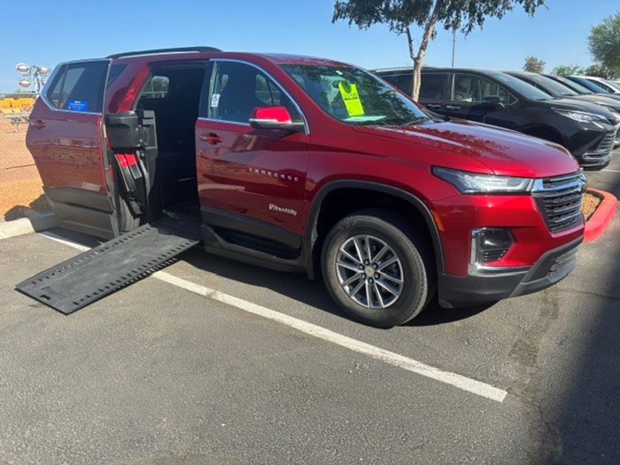 Used 2022 Chevrolet Traverse 1LT - BraunAbility Side Entry In Floor Automatic Ramp