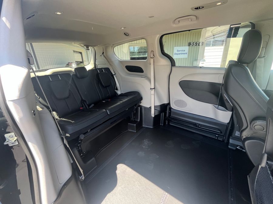 Used 2024 Chrysler Pacifica Touring L - BraunAbility Side Entry Entry Fold Out Automatic Ramp