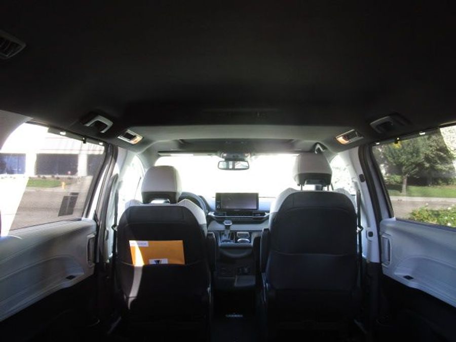 New 2025 Toyota Sienna Hybrid XSE Sport - VMI Side Entry Entry In Floor Automatic Ramp