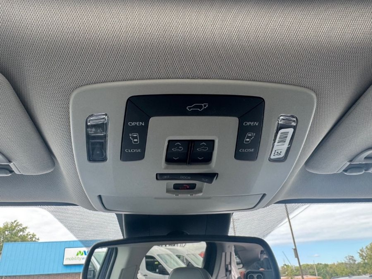 2024 TOYOTA SIENNA - Image 16