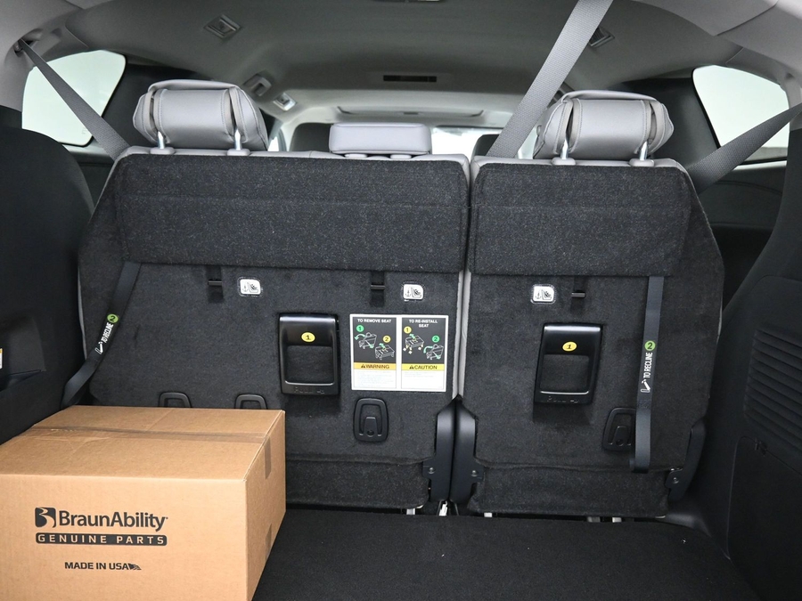 New 2025 Toyota Sienna Hybrid XLE Plus - BraunAbility Side Entry Entry Fold Out Automatic Ramp