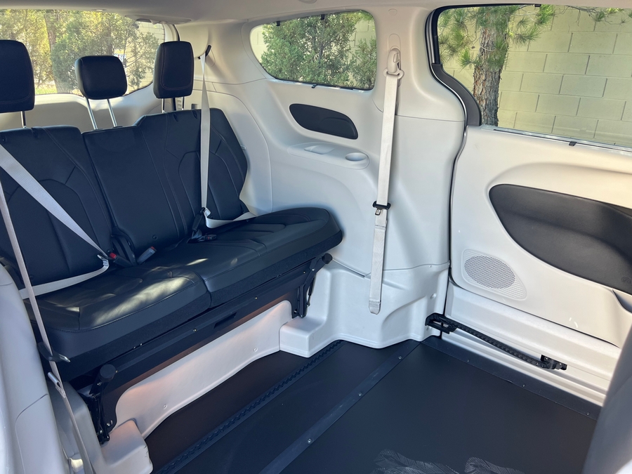 Used 2019 Chrysler Pacifica Touring L - BraunAbility Side Entry Entry In Floor Automatic Ramp