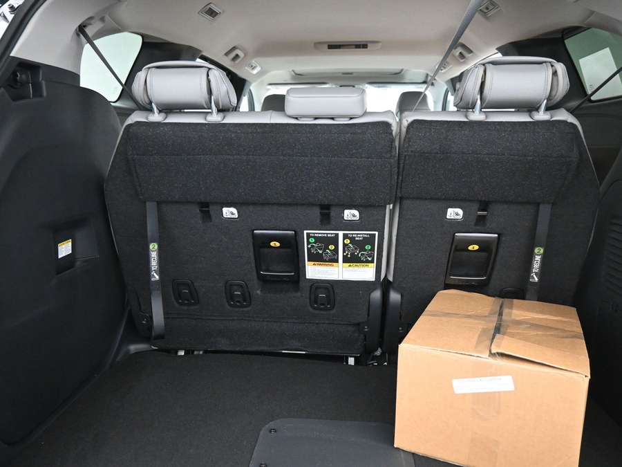 Black Toyota Sienna image number 13