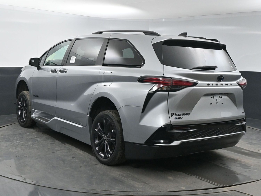 New 2025 Toyota Sienna Hybrid XSE - BraunAbility Side Entry Entry Fold Out Automatic Ramp