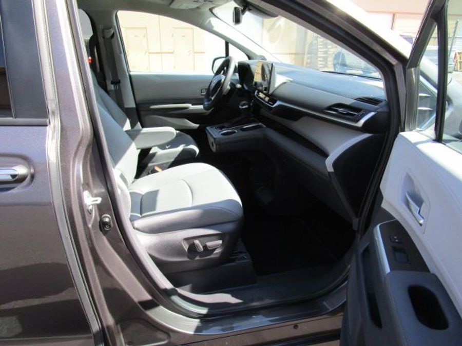 Used 2023 Toyota Sienna Hybrid XLE Base - VMI Side Entry Entry In Floor Automatic Ramp