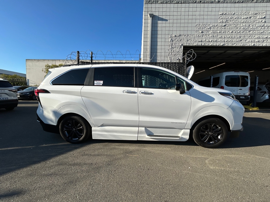 Used 2024 Toyota Sienna Hybrid XSE - VMI Side Entry Entry In Floor Automatic Ramp