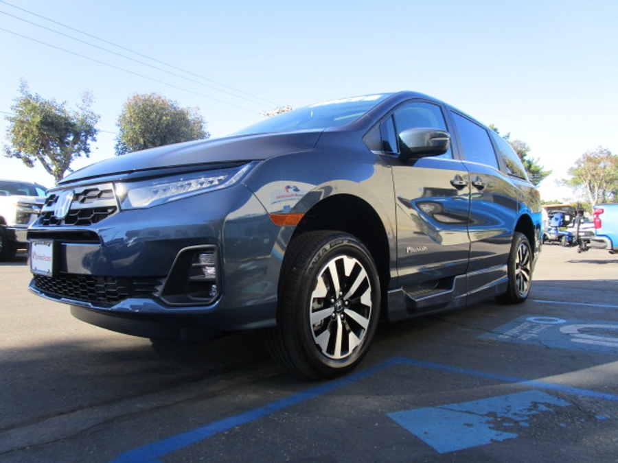 New 2026 Honda Odyssey EX-L - BraunAbility Side Entry Entry In Floor Automatic Ramp